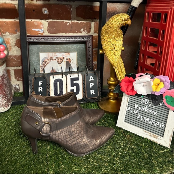 Ankle boots - Picture 3 of 7